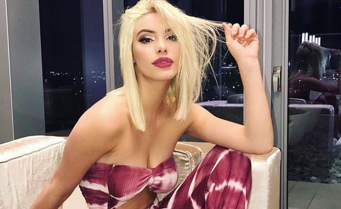 Collaborations and Content Style